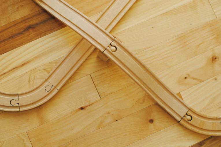 vláčkodráha ze dřeva.jpg